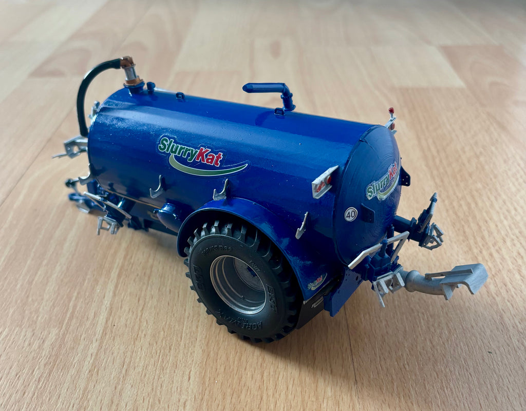 Agrimodelworks 1:32 Scale Scratchbuilt Slurrykat 2000g Tanker In Maserati Blue