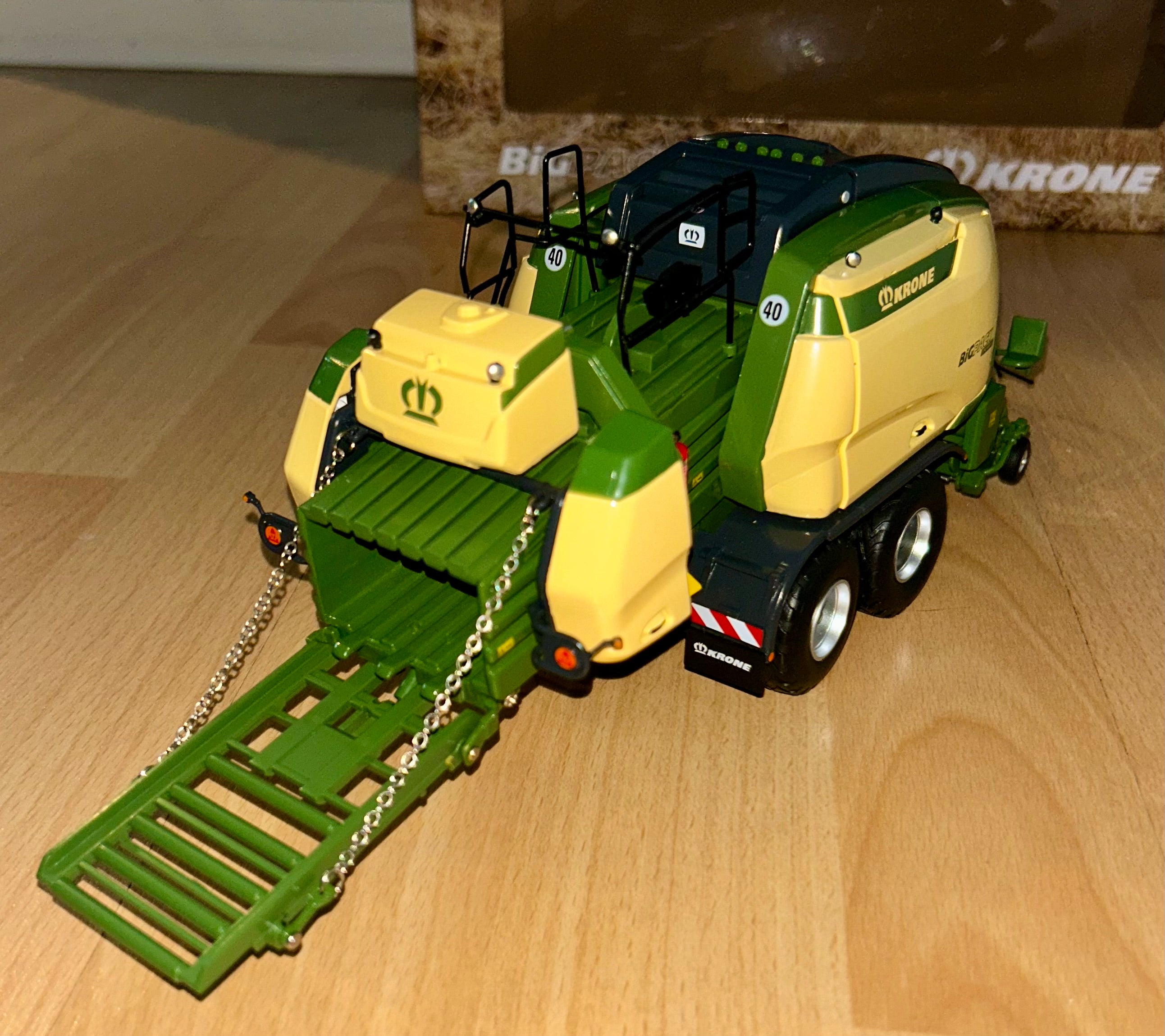 ROS 1:32 SCALE KRONE BIGPACK 1290 HDP VC BIG BALER
