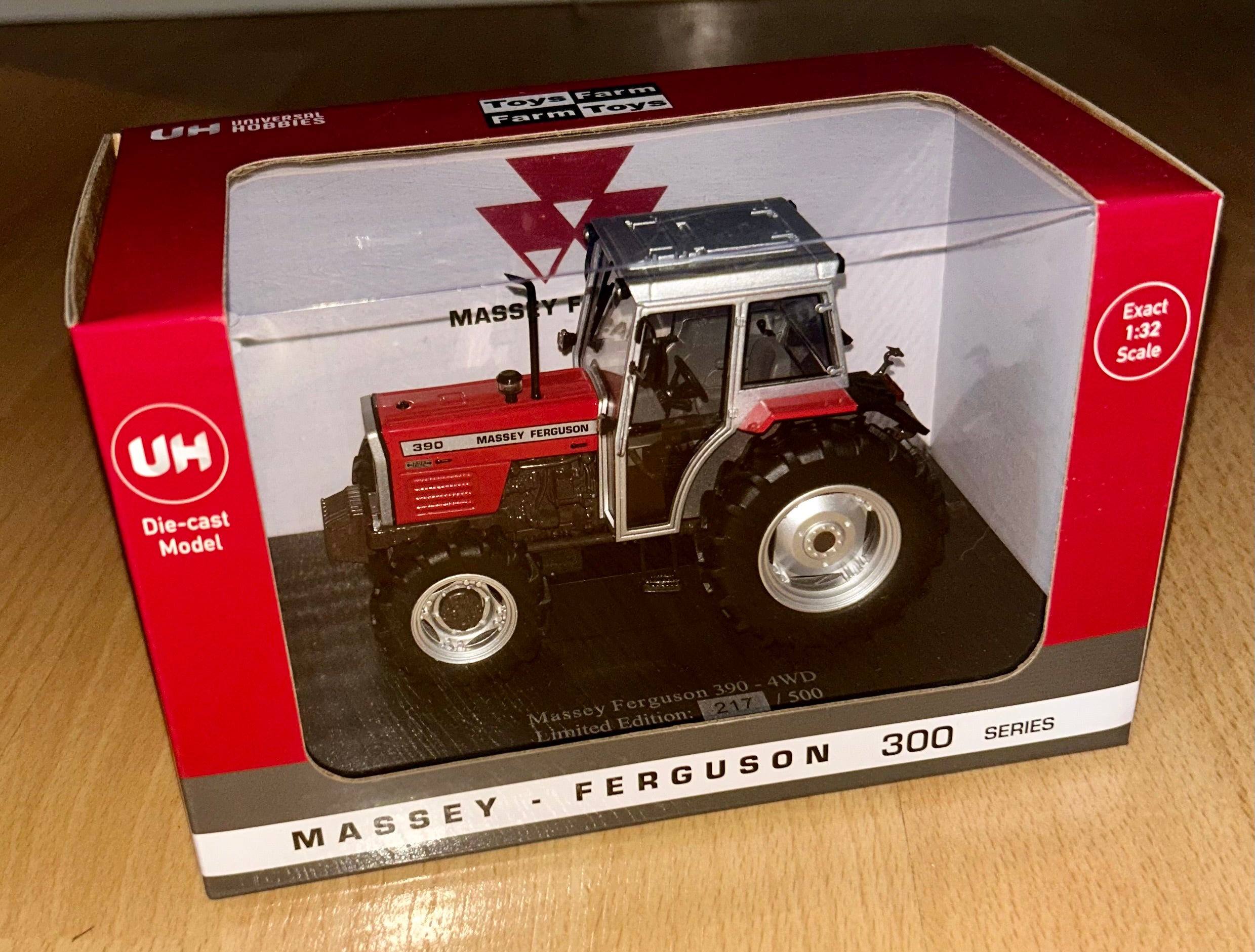 Universal Hobbies Massey Ferguson 390 4WD Tractor 1:32 Scale
