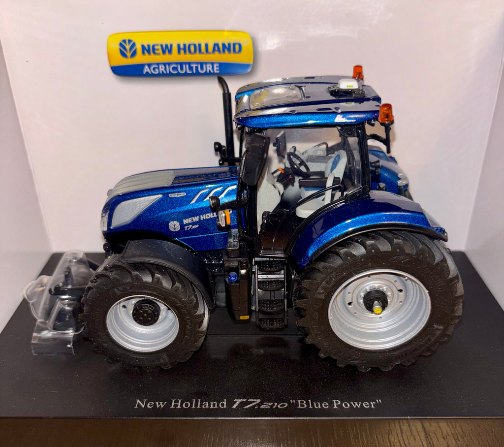 Universal Hobbies New Holland T7.210 Blue Power With P32 Wheels- 1:32 Scale