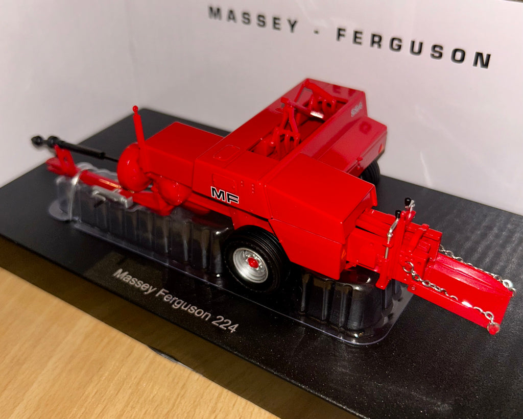 UNIVERSAL HOBBIES MASSEY FERGUSON 224 SMALL SQUARE BALER 1:32 SCALE