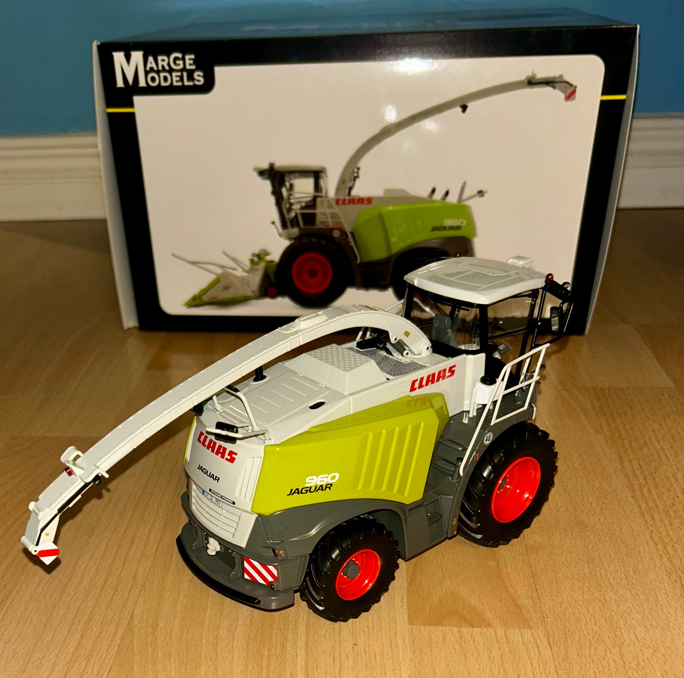Marge Models 1:32 Scale Claas Jaguar 960 Forage Harvester And Orbis 900 Header
