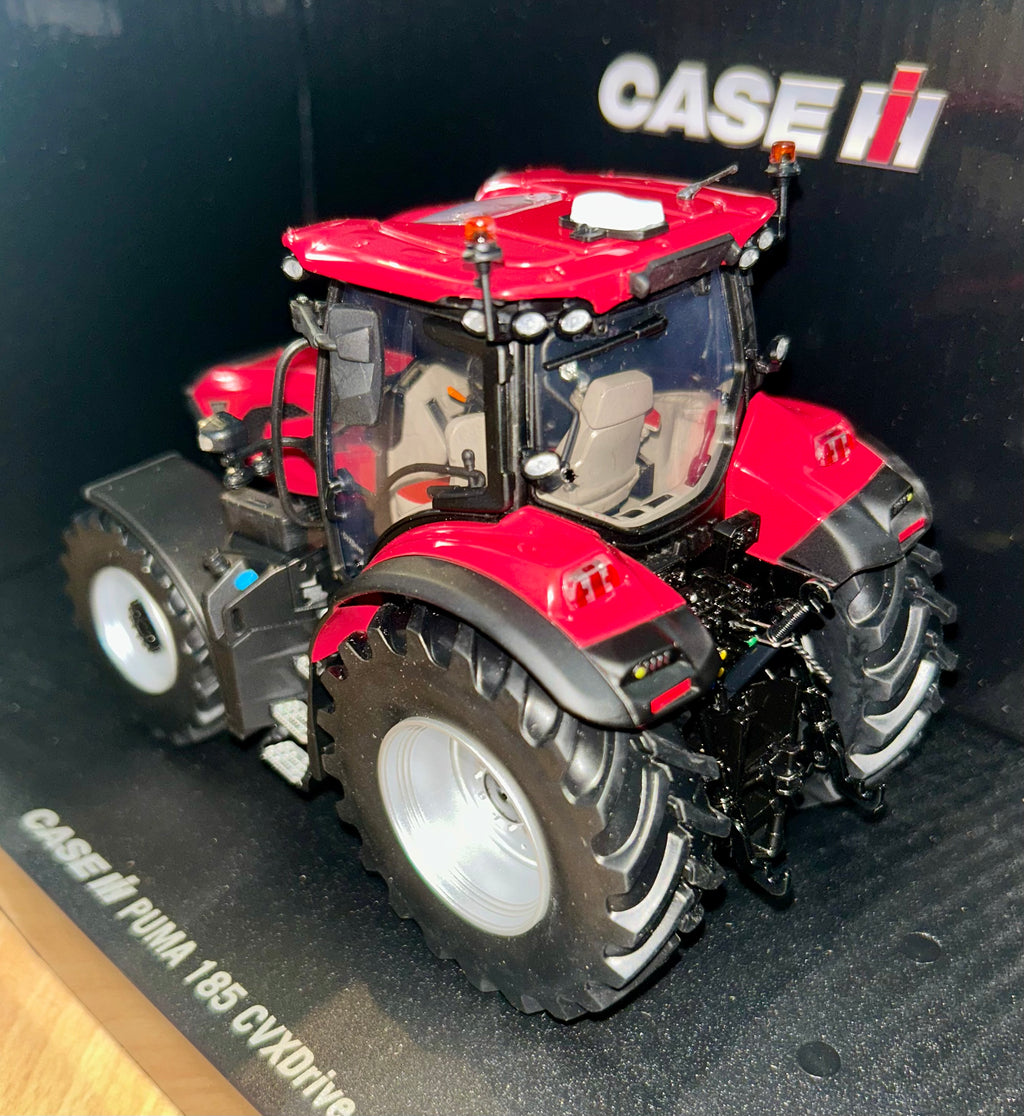 Universal Hobbies Case IH Puma 185 CVX Drive Tractor 1.32 SCALE