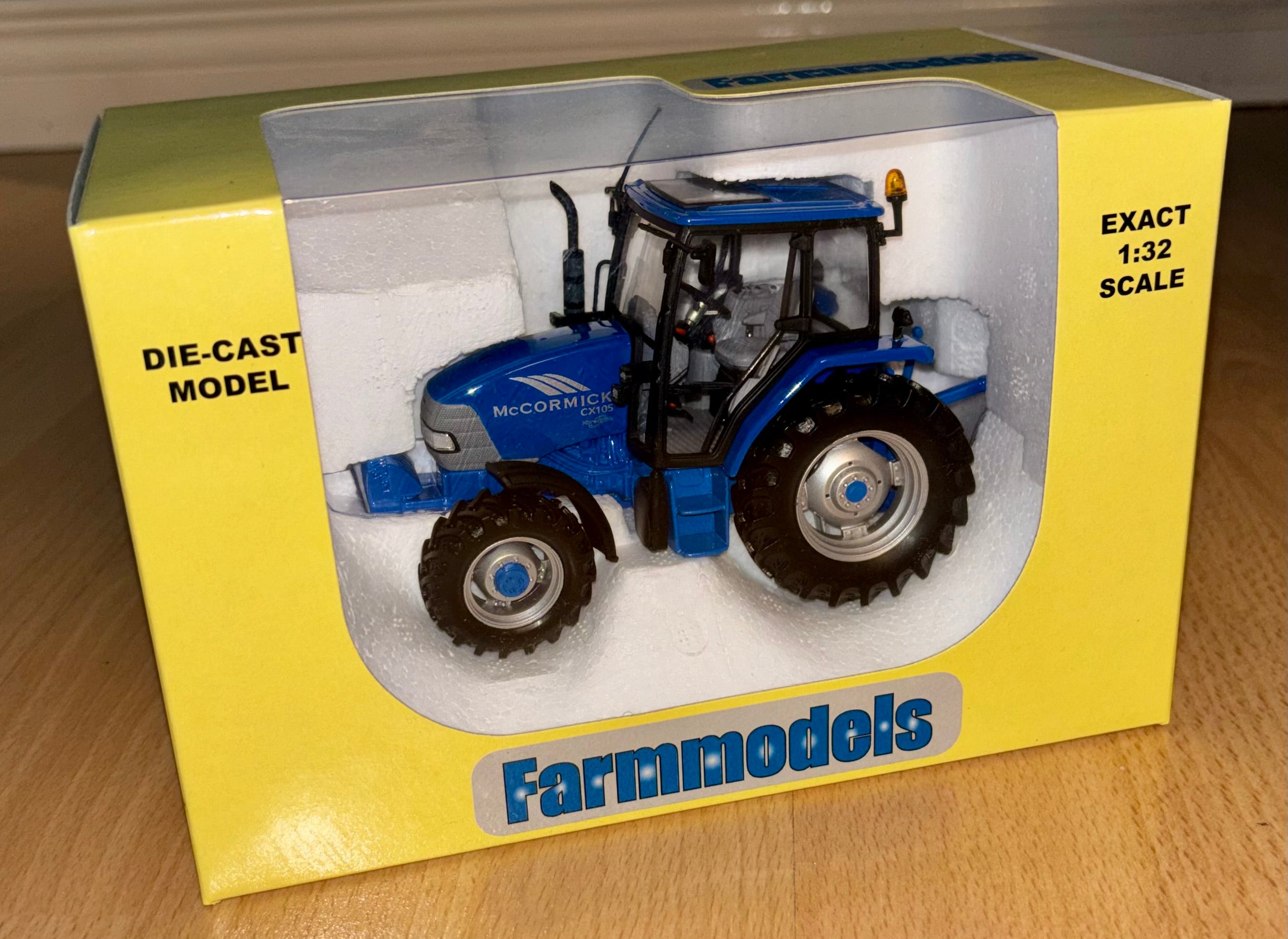 Universal Hobbies 1:32 Scale McCormick CX105 Tractor