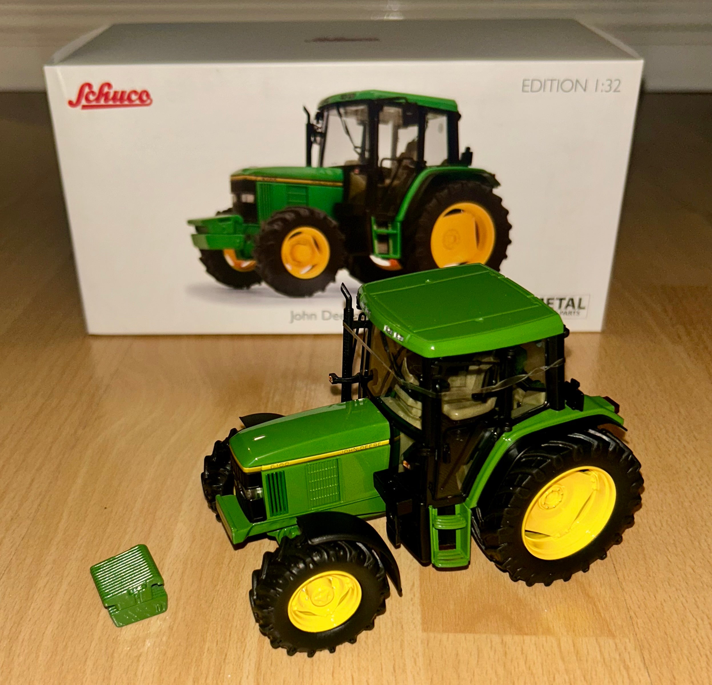 SCHUCO 1:32 SCALE JOHN DEERE 6100 TRACTOR