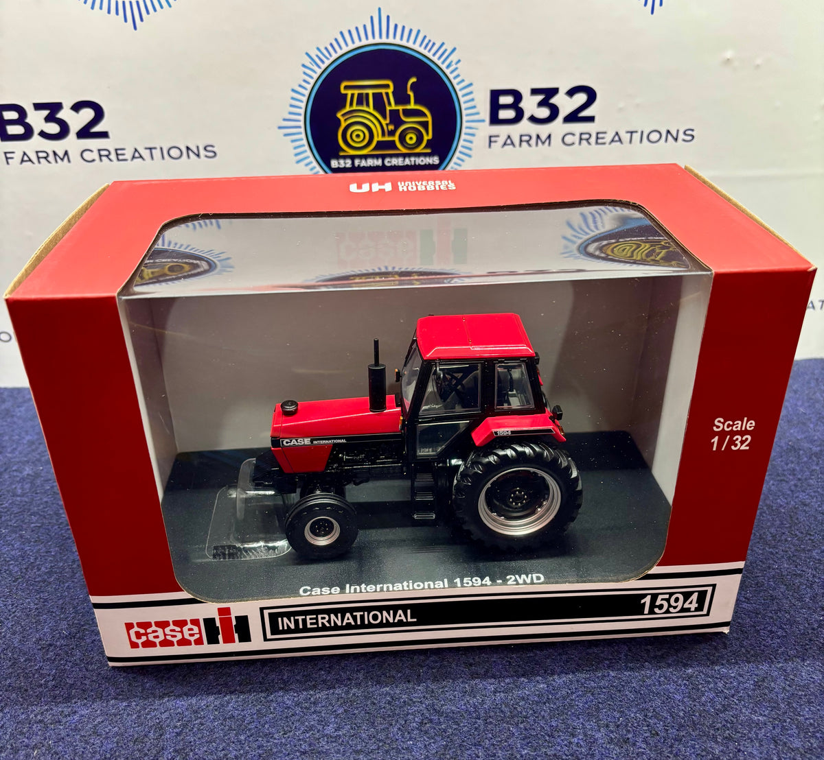 UNIVERSAL HOBBIES 1:32 SCALE CASE IH 1594 2WD (1985) TRACTOR
