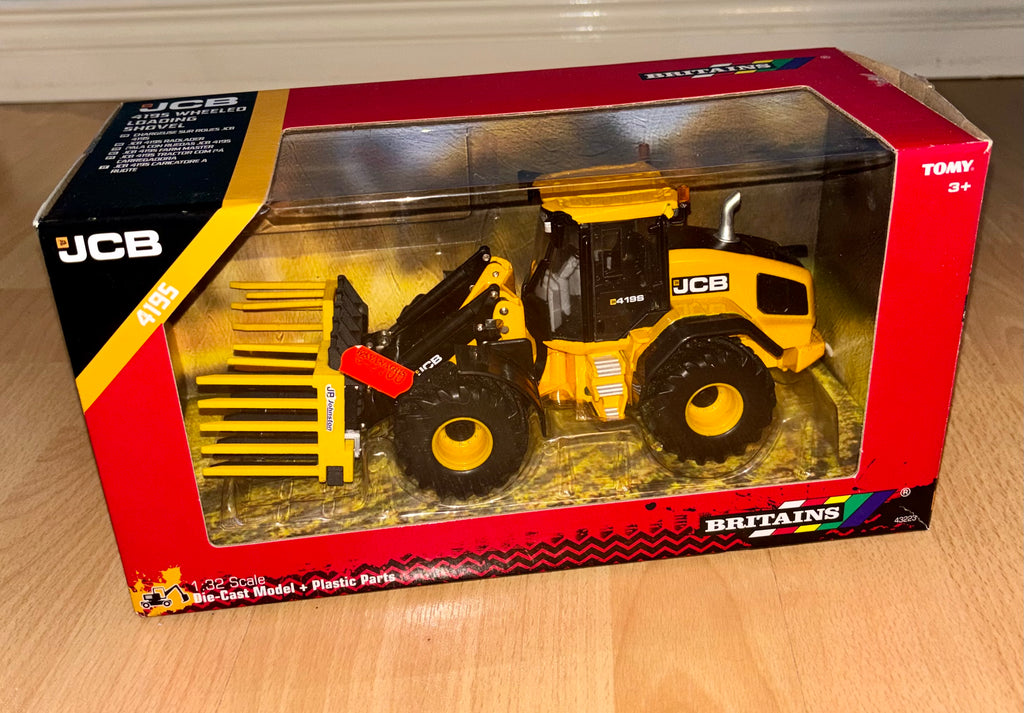 CUSTOMISED BRITAINS 1:32 JCB 419S AGRI WHEELED LOADER + JOHNSTON BUCKRAKE