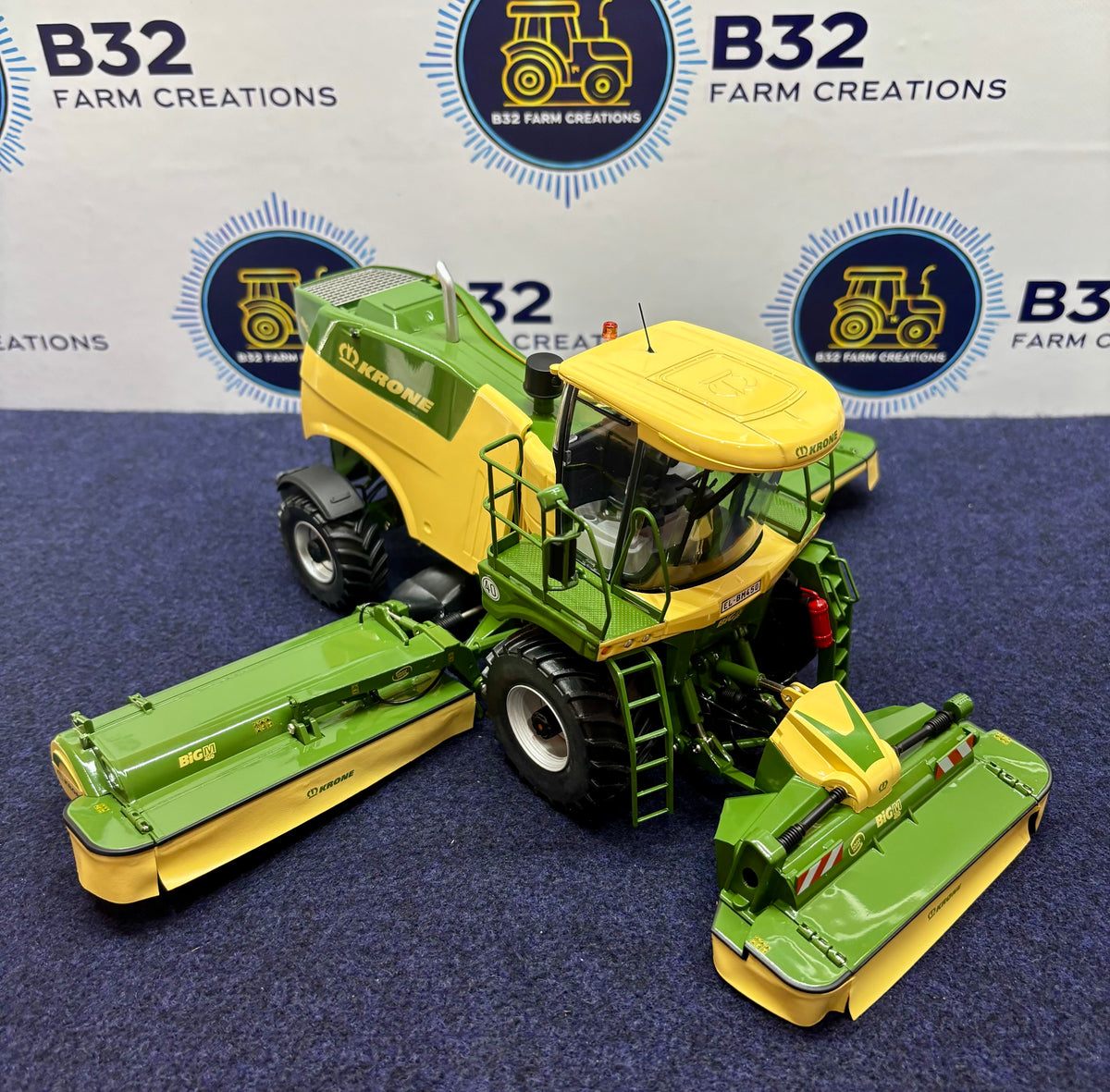 KRONE BIG M 450 1:32 Scale Model