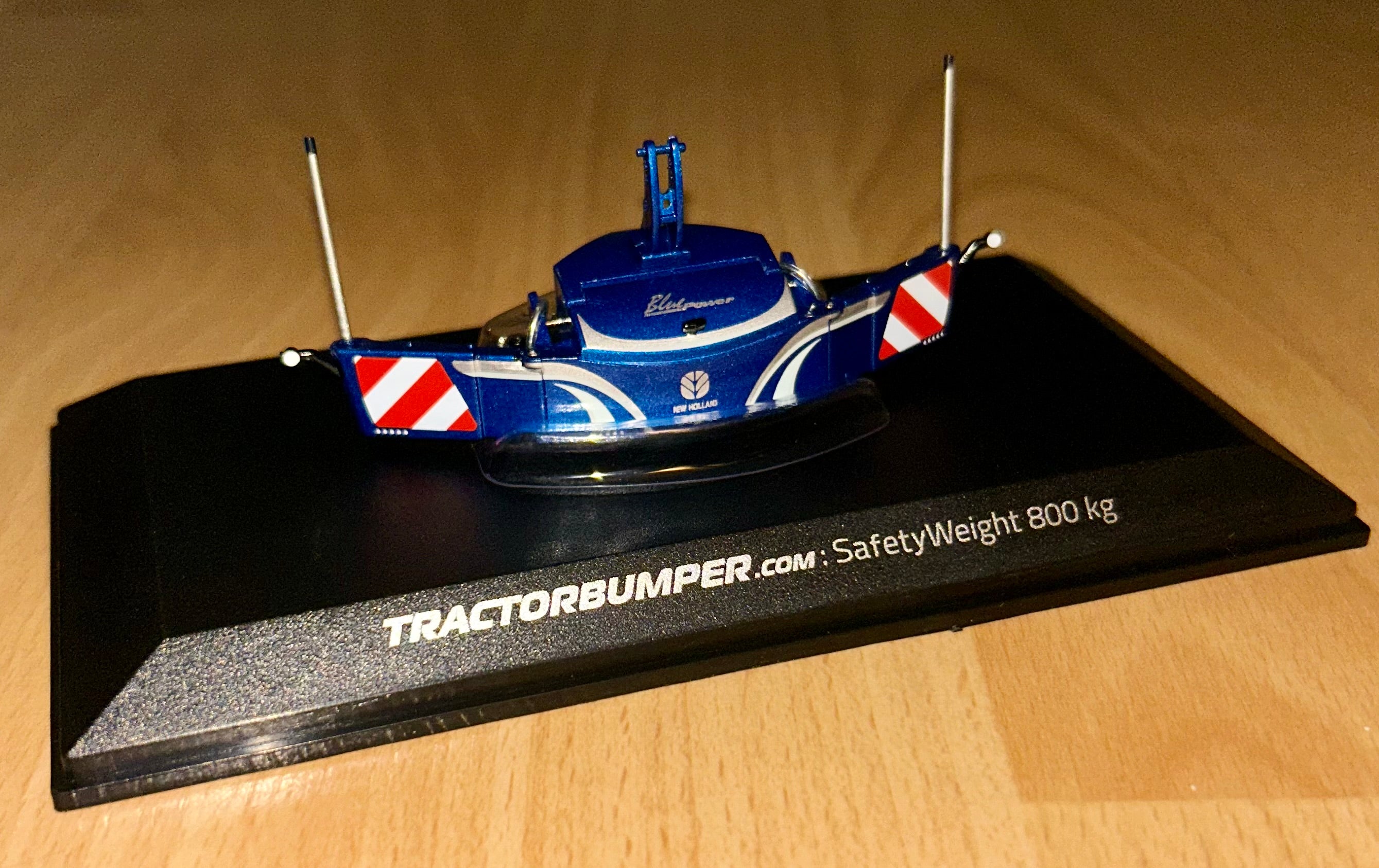 UH 1:32 Scale Tractor Bumper Safety Weight 800kg New Holland Blue Power