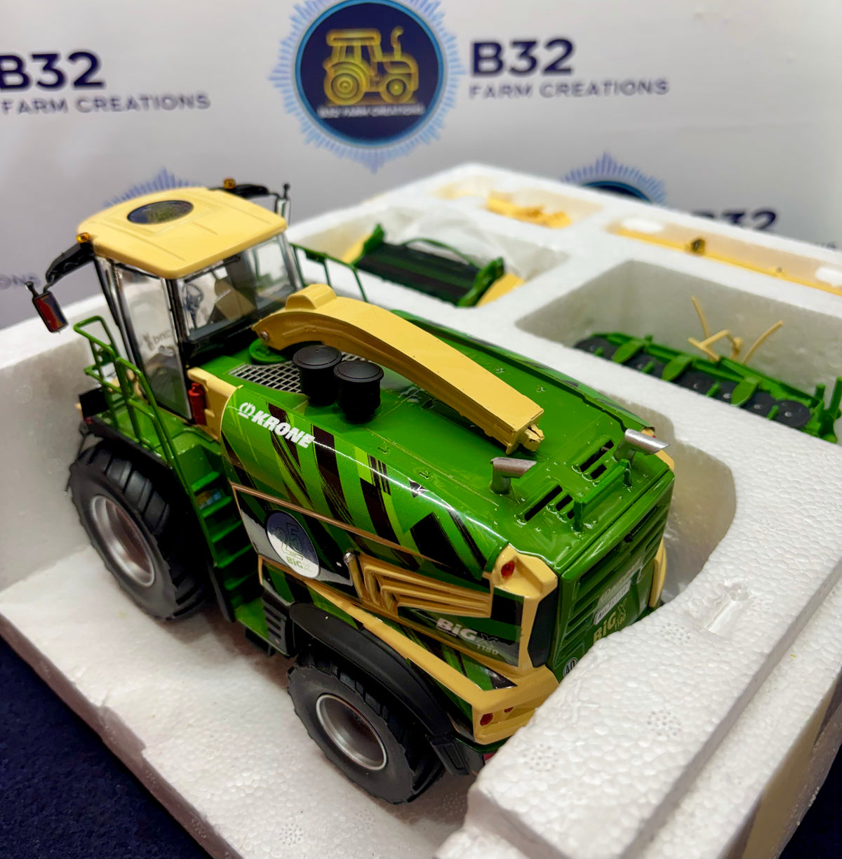 ROS Krone Big X 1180 1:32 Scale Harvester - Farmhand Limited Edition