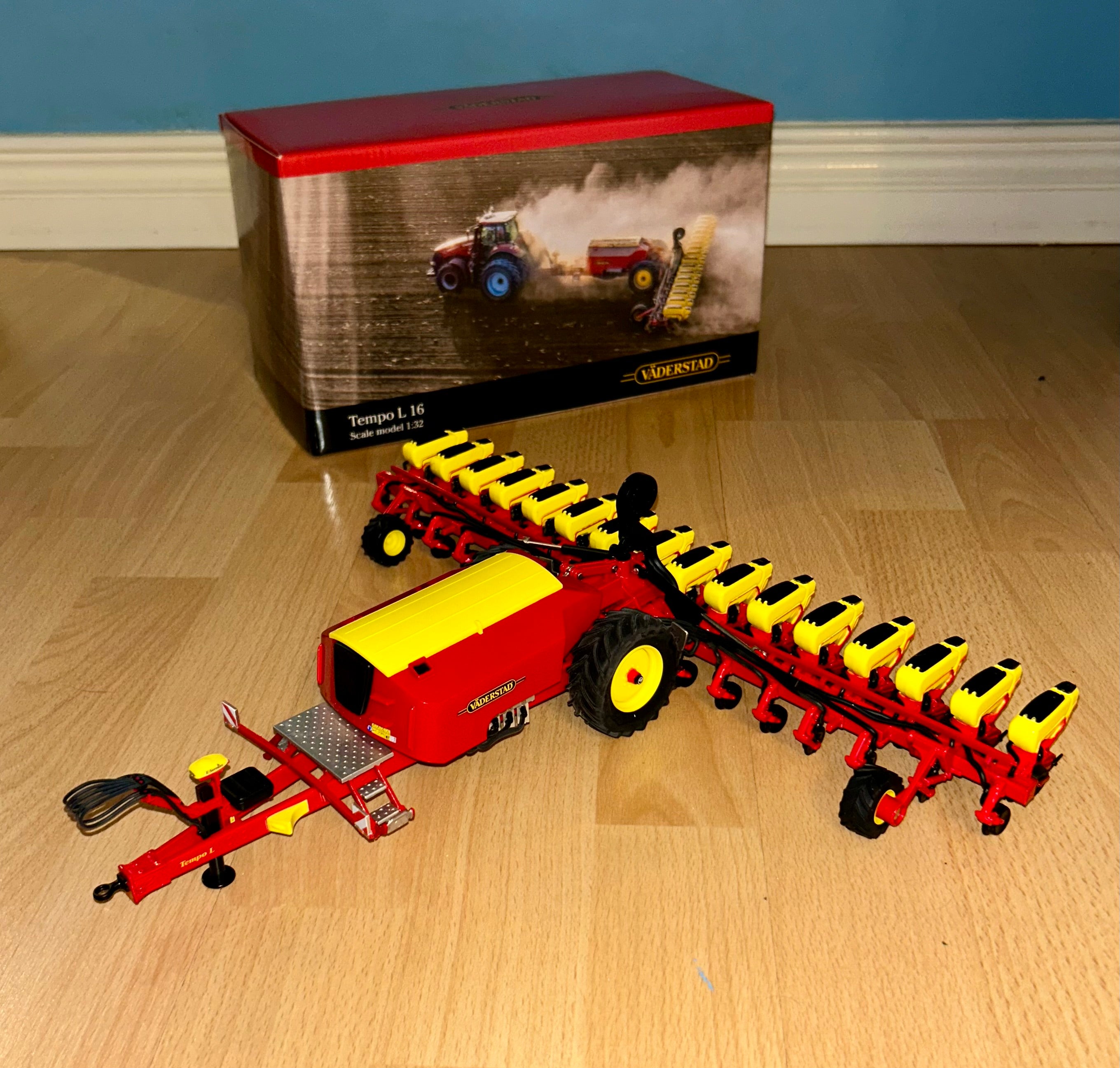 USK Scale Models Vaderstad Tempo L 16 1:32 Scale Drill