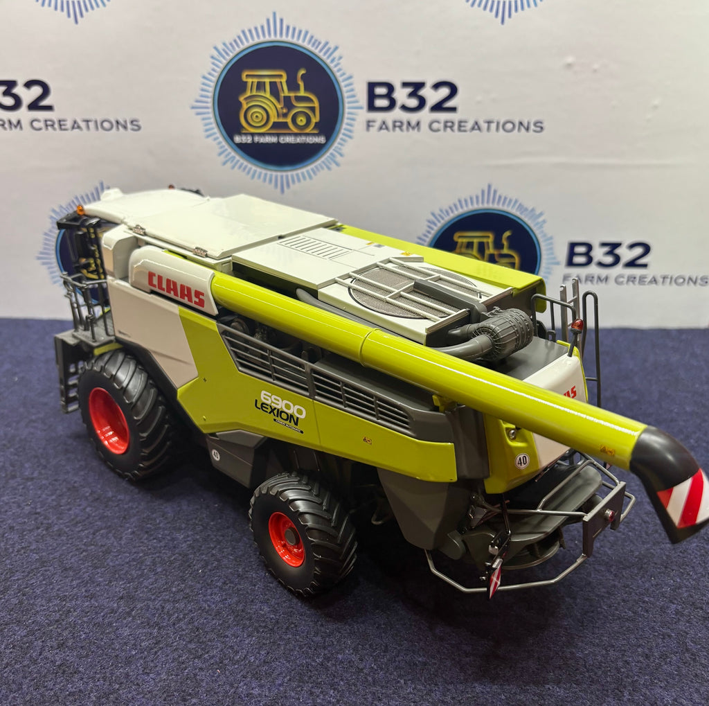 MARGE MODELS 1:32 SCALE CLAAS LEXION 6900 WITH HEADER AND TRAILER