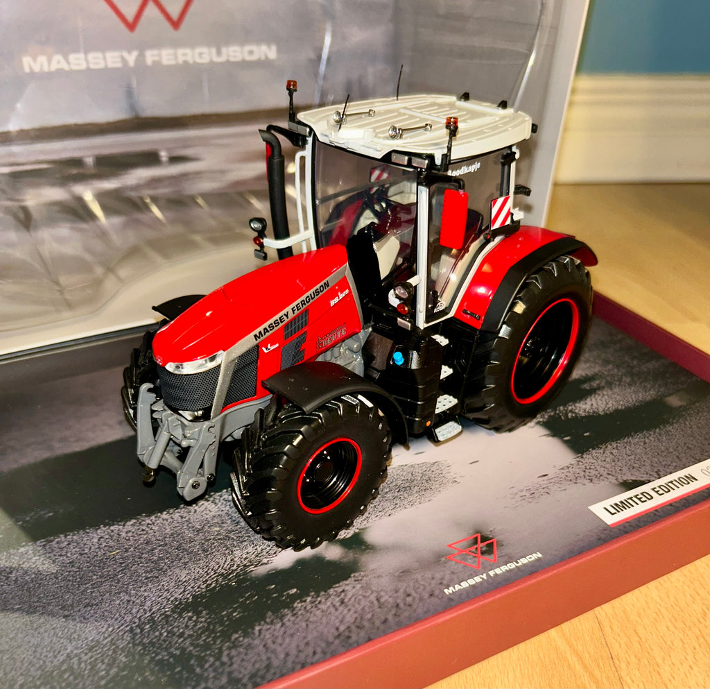 UNIVERSAL HOBBIES MASSEY FERGUSON 8S.225 LIMITED EDITION 1:32 SCALE
