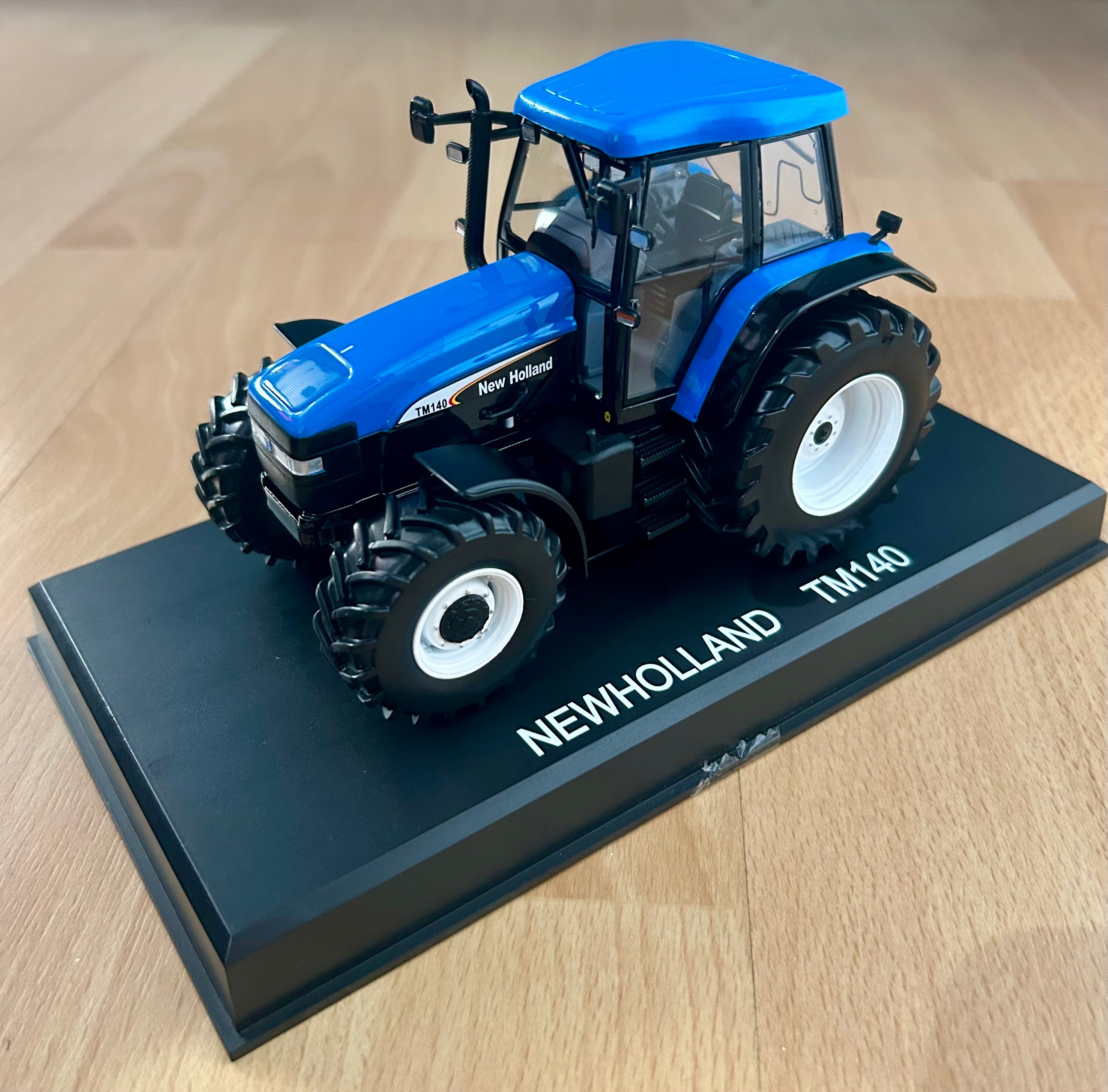 REPLICAGRI NEW HOLLAND TM140 TRACTOR 1:32 SCALE