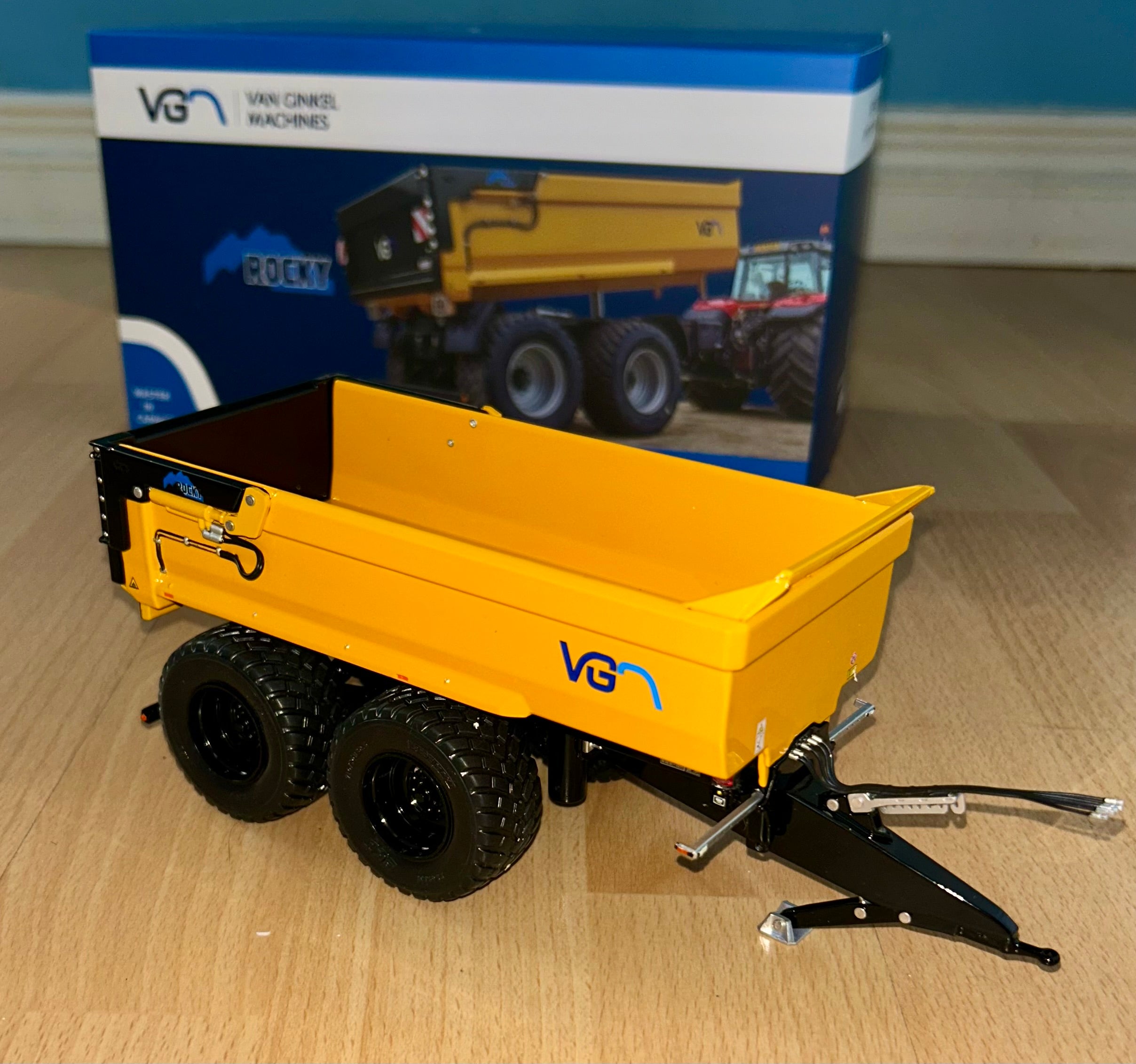 AT Collections VGM Rocky 24T Dump Trailer 1:32 scale