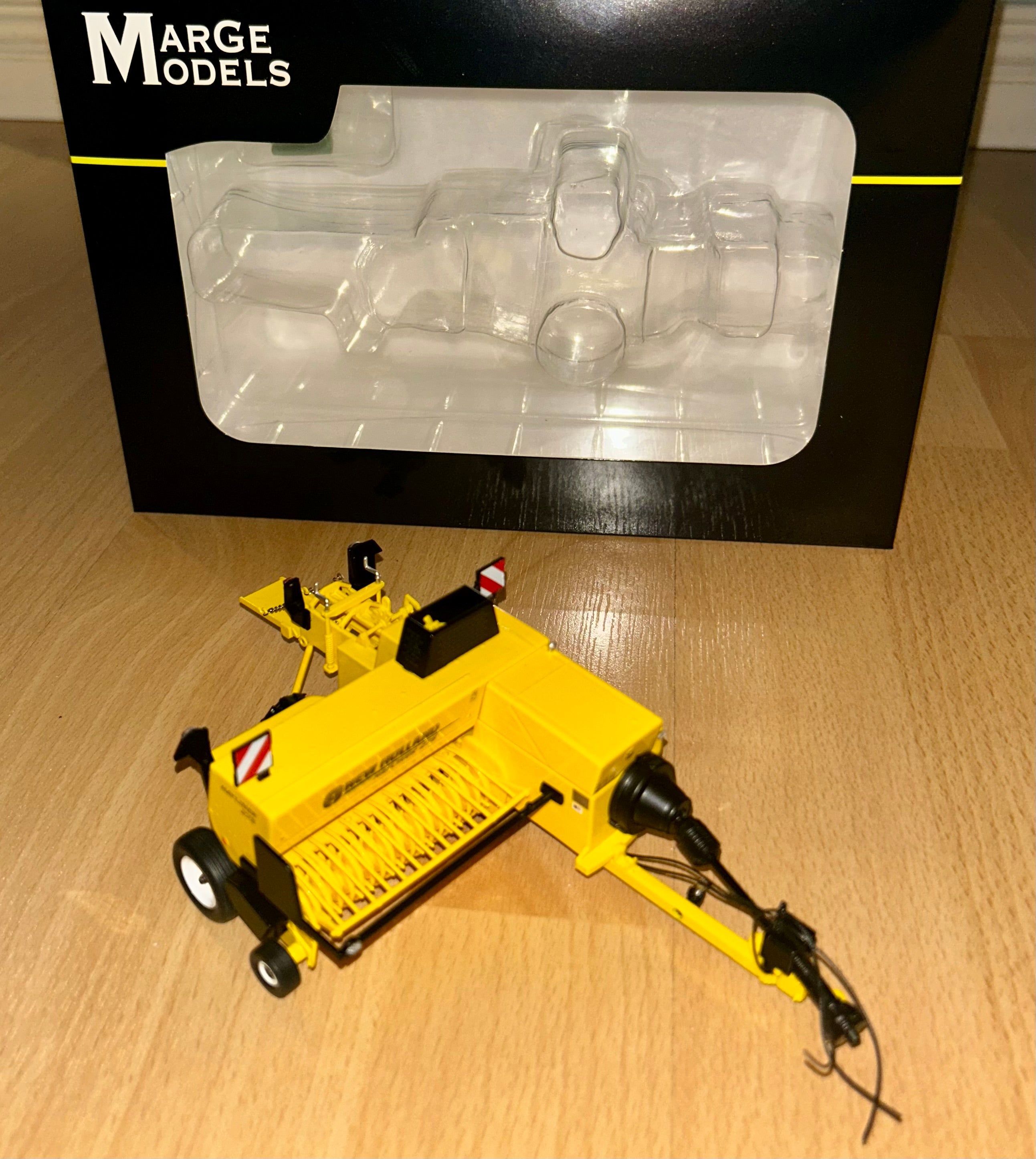 Marge Models New Holland Hayliner 275 Small Baler 1:32 Scale