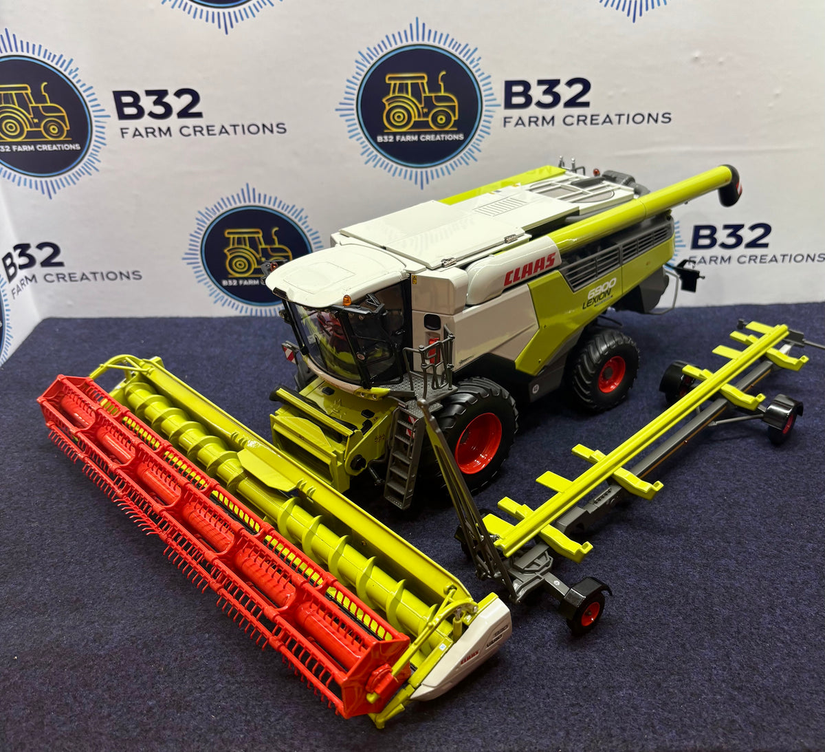MARGE MODELS 1:32 SCALE CLAAS LEXION 6900 WITH HEADER AND TRAILER