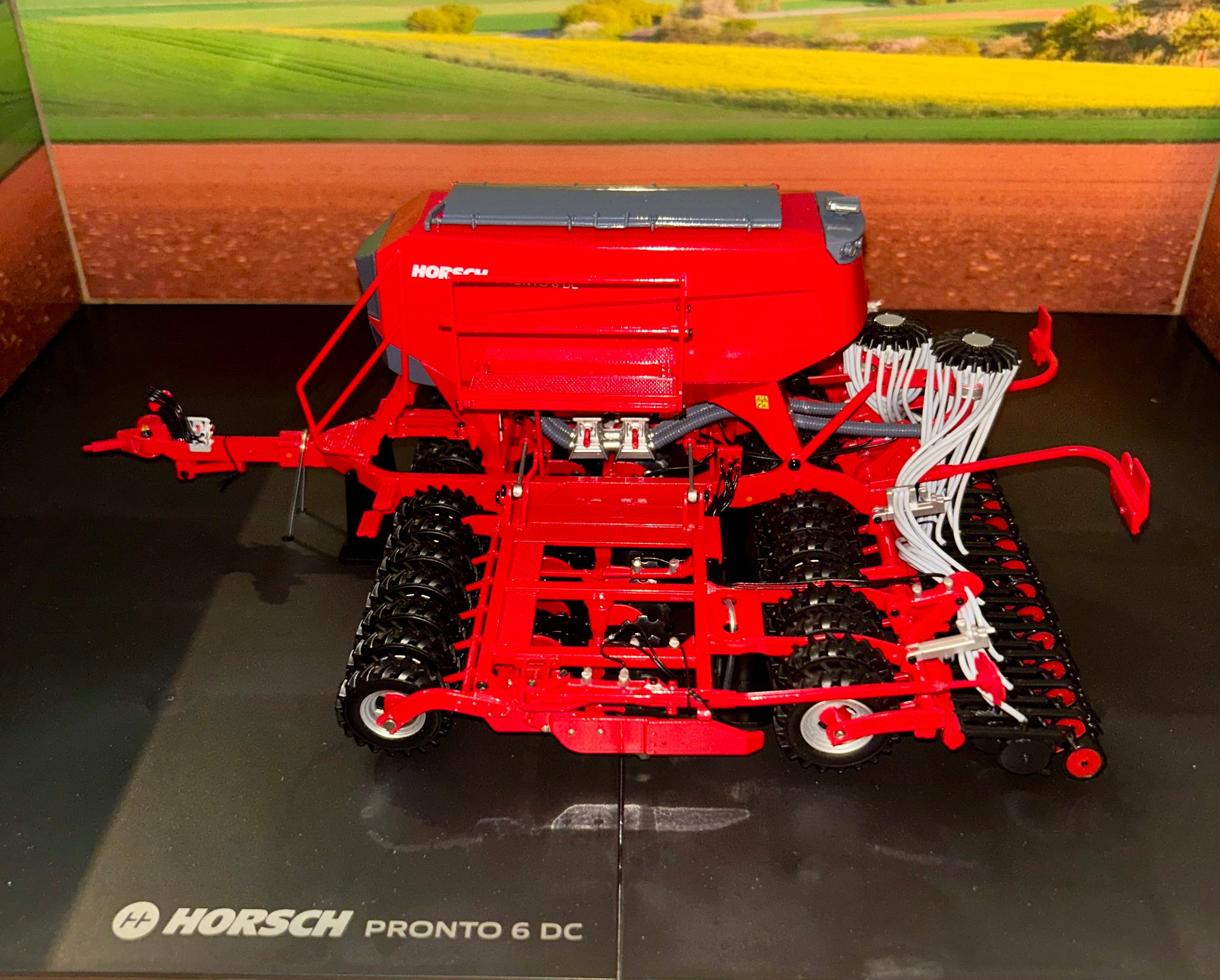 UNIVERSAL HOBBIES HORSCH PRONTO 6DC SEED DRILL - 1:32 SCALE