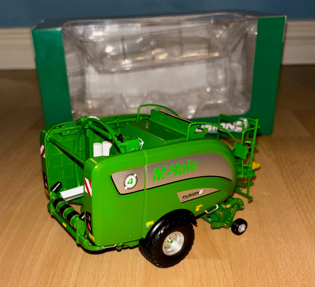 USK Mchale Fusion 4 Round Baler 1:32 Scale - No Bales