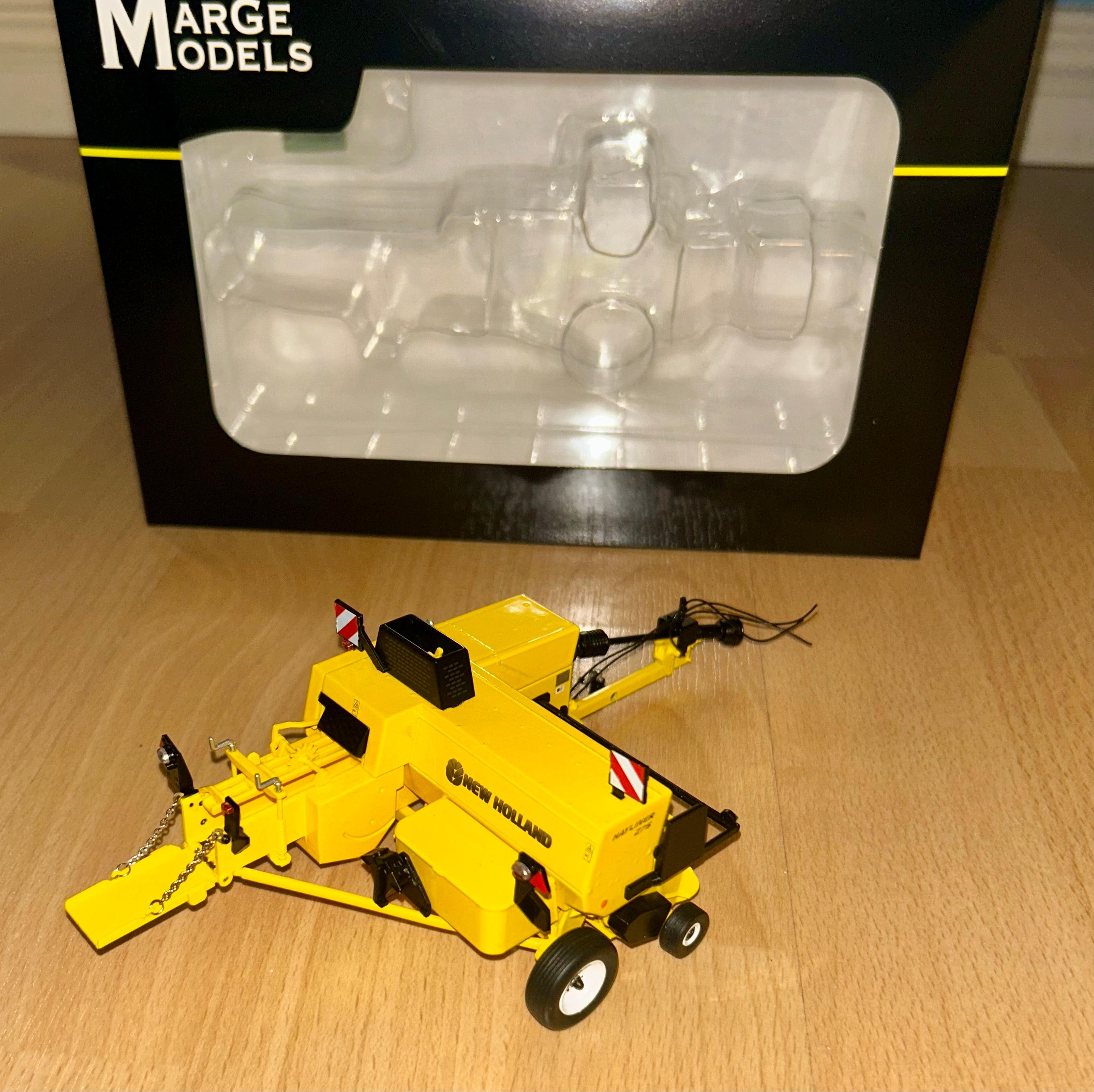 Marge Models New Holland Hayliner 275 Small Baler 1:32 Scale