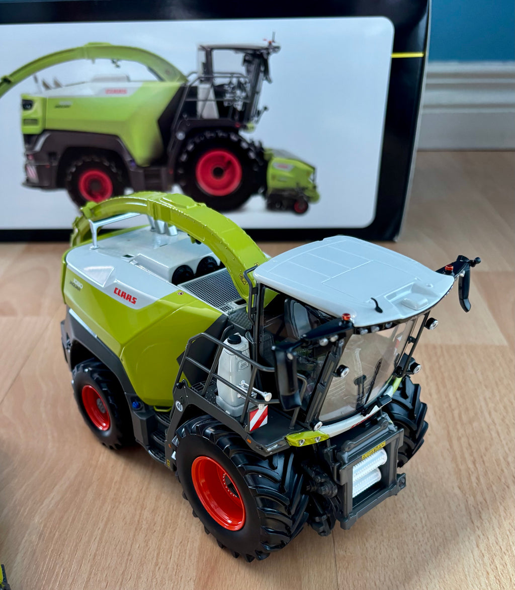 MARGE MODELS 1:32 SCALE CLAAS JAGUAR 1080 WITH GRASS PICK UP 4500