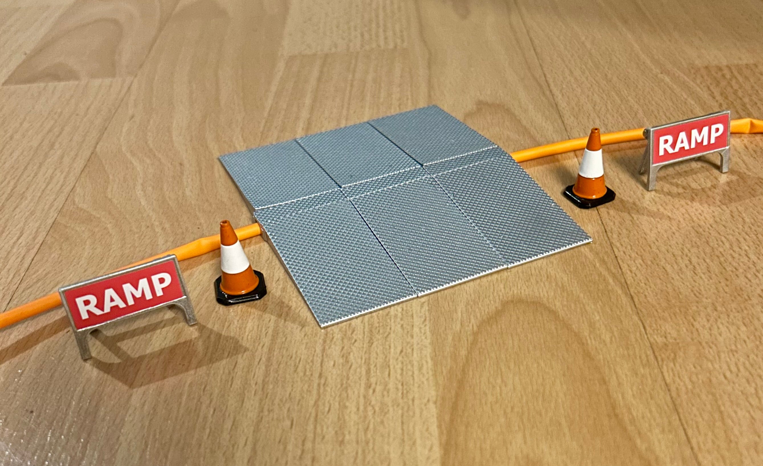 Slurry Umbilical Road Ramps, cones and signs Set 1:32 scale
