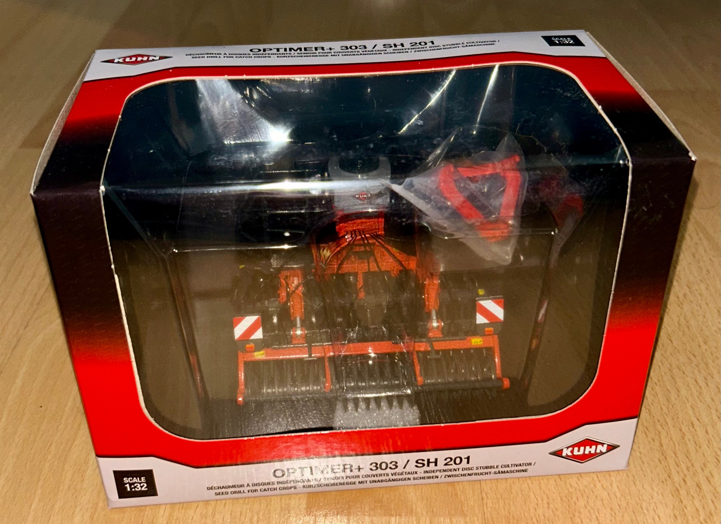 Replicagri Kuhn Optimer+ 303/SH 201 1:32 Scale - Grey Hoppers