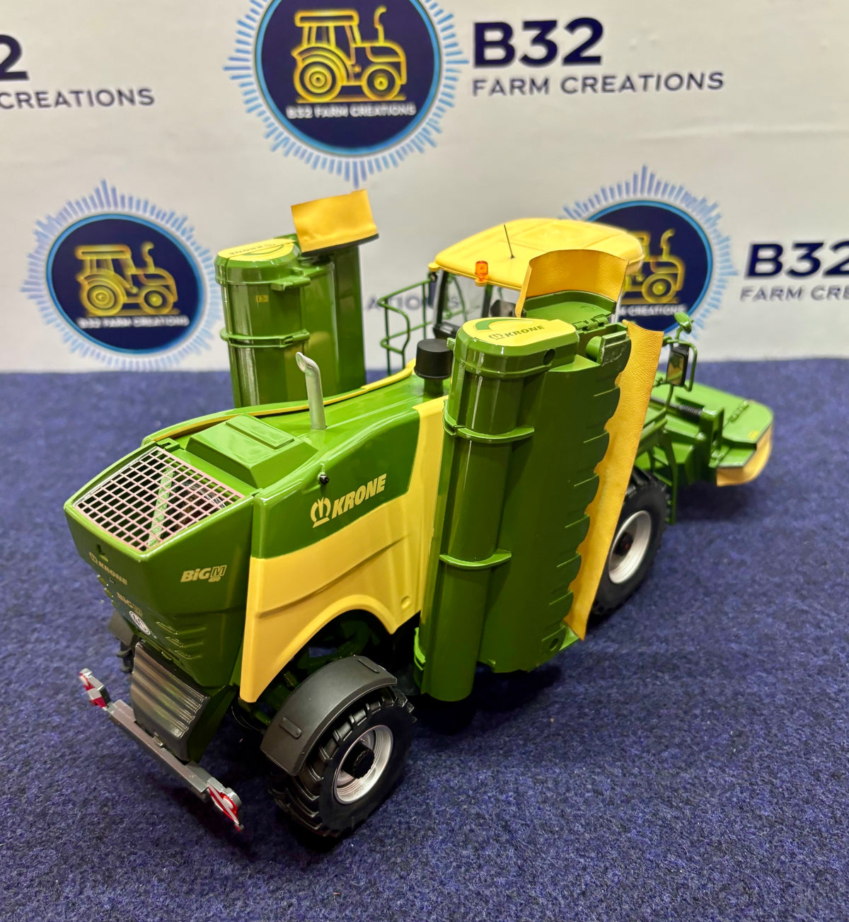 KRONE BIG M 450 1:32 Scale Model
