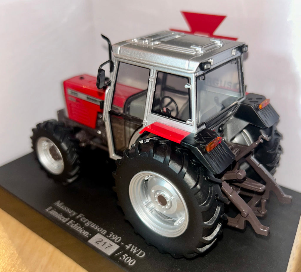 Universal Hobbies Massey Ferguson 390 4WD Tractor 1:32 Scale