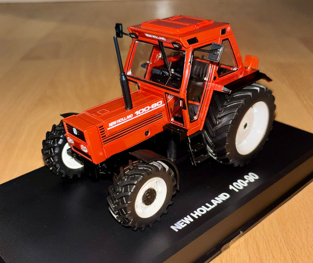 NEW HOLLAND 1:32 SCALE FIAT 100-90 4WD TRACTOR