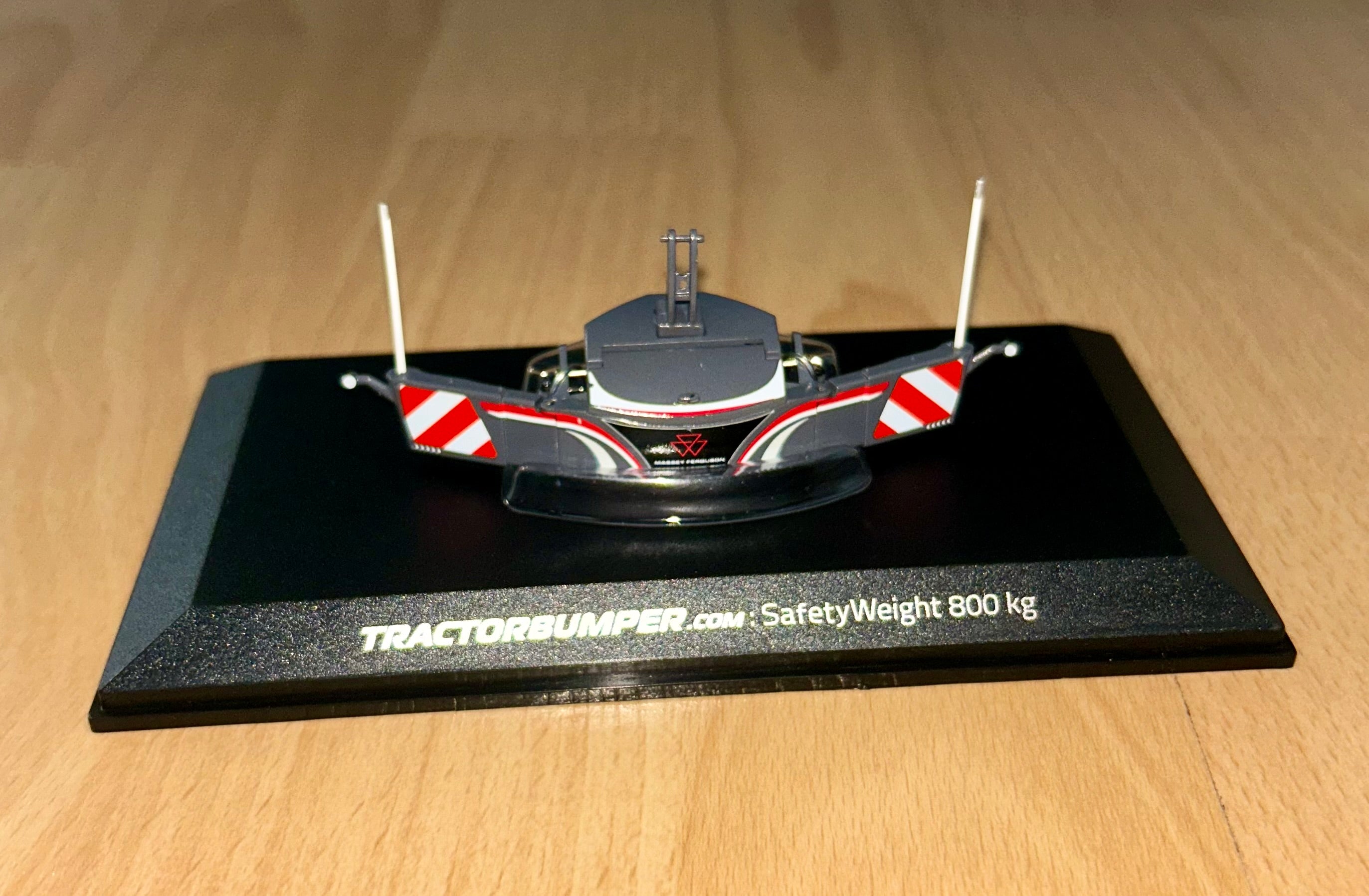 UH 1:32 Scale Tractor Bumper Safety Weight 800kg In Massey Ferguson Colours
