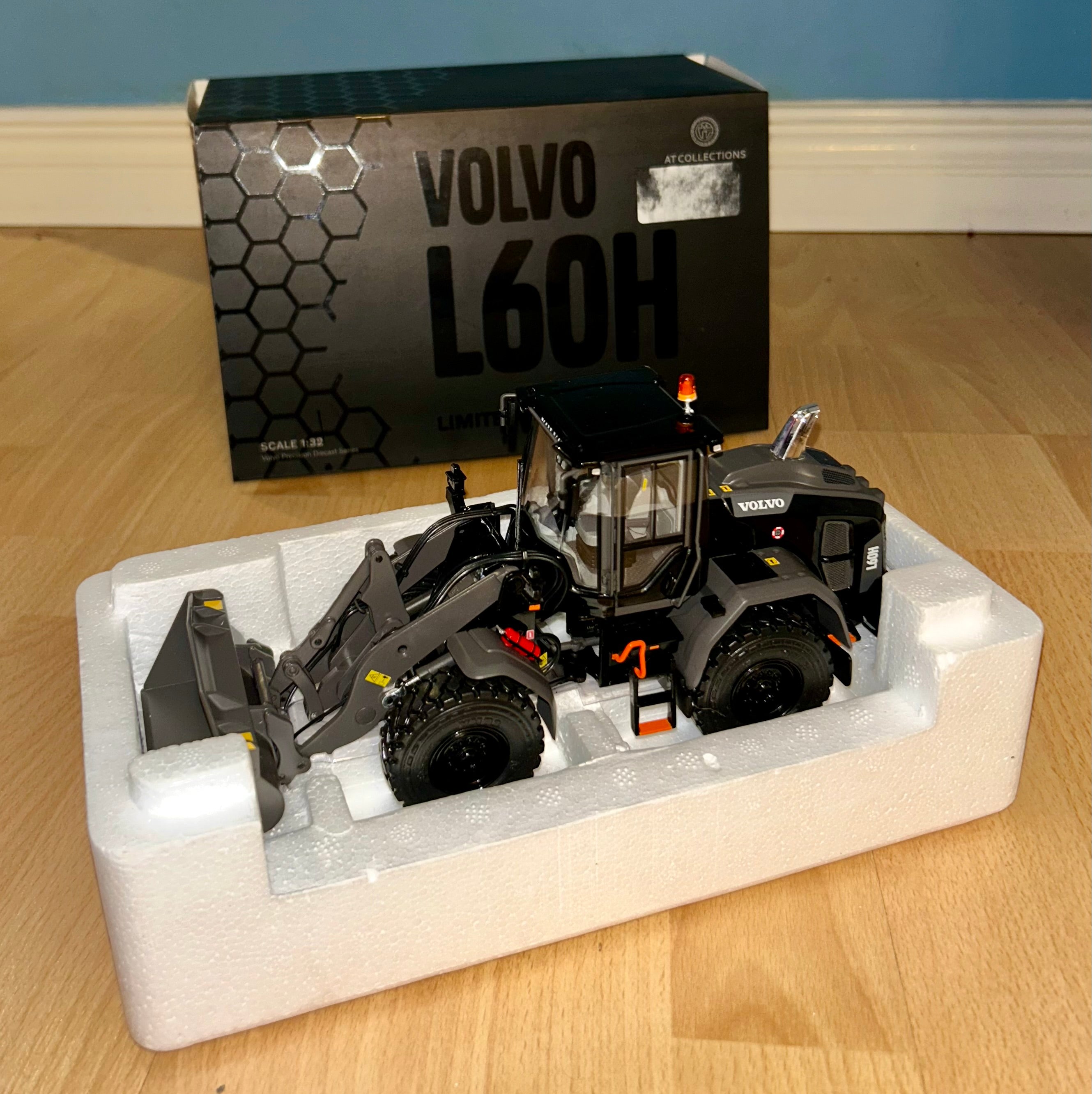 AT COLLECTIONS 1:32 SCALE VOLVO L60H WHEEL LOADER, BLACK EDITION